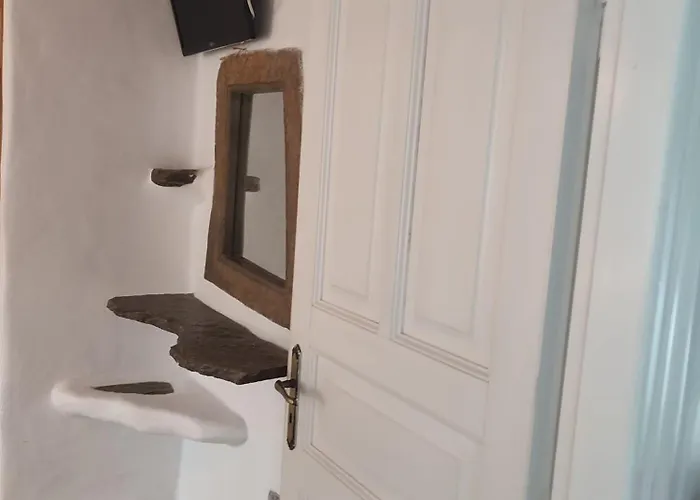 Beachside 2 Bd Stylish Apt W Private Patio Lägenhet Ornos (Mykonos)