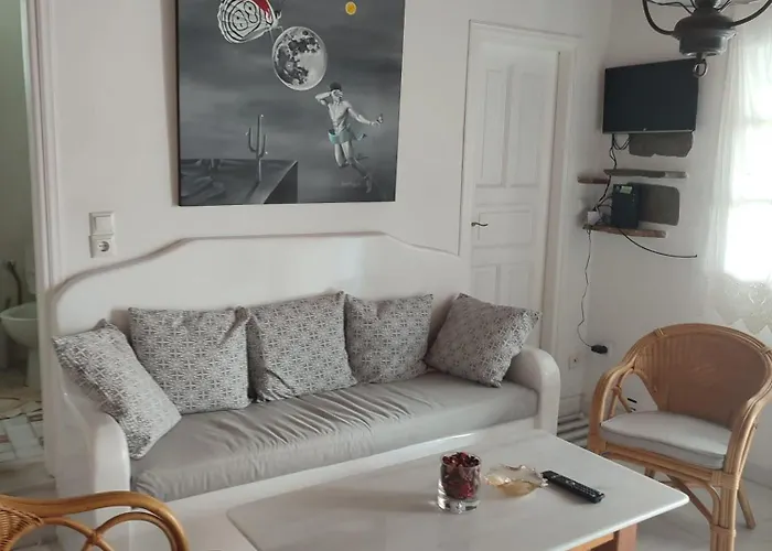 Beachside 2 Bd Stylish Apt W Private Patio Lägenhet Ornos (Mykonos)