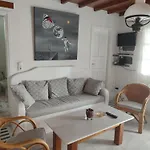 Beachside 2 Bd Stylish Apt W Private Patio Lejlighed Ornos (Mykonos)