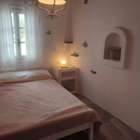 Beachside 2 Bd Stylish Apt W Private Patio Ornos (Mykonos)